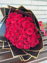 Load image into Gallery viewer, 50 Fresh Roses Bouquet  | The Prestige Roses Spain