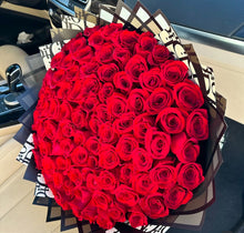 Load image into Gallery viewer, 101 Fresh Roses Bouquet | The Prestige Roses Spain