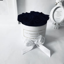 Load image into Gallery viewer, Caja Blanco Mini de Rosas Eternas Negro  | The Prestige Roses - The Prestige Roses Madrid