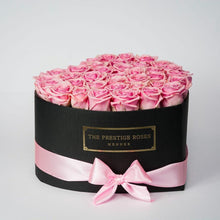 Load image into Gallery viewer, Black Heart Box with pink Eternity Roses | The Prestige Roses Spain