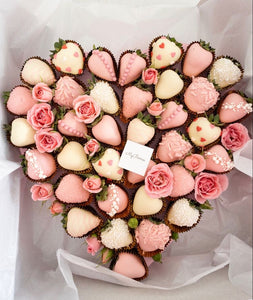 Chocolate Dipped Strawberries Collection with eternity roses in round box| The Prestige Roses Spain