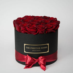 Black Medium Box with red Eternity Roses | The Prestige Roses Spain