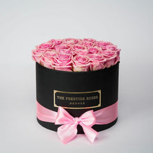 Load image into Gallery viewer, Black Medium Box with pink Eternity Roses | The Prestige Roses Spain