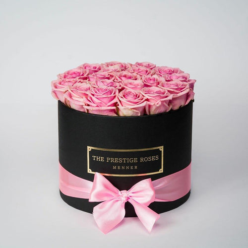 Black Medium Box with pink Eternity Roses | The Prestige Roses Spain