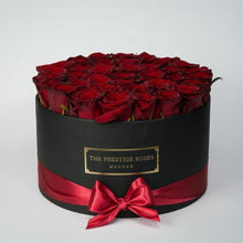 Load image into Gallery viewer, Black Big Box with red Eternity Roses | The Prestige Roses Spain