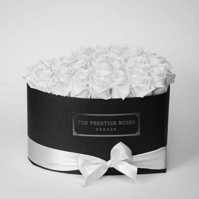 Black Heart Box with Eternity Roses clients stye | The Prestige Roses Spain