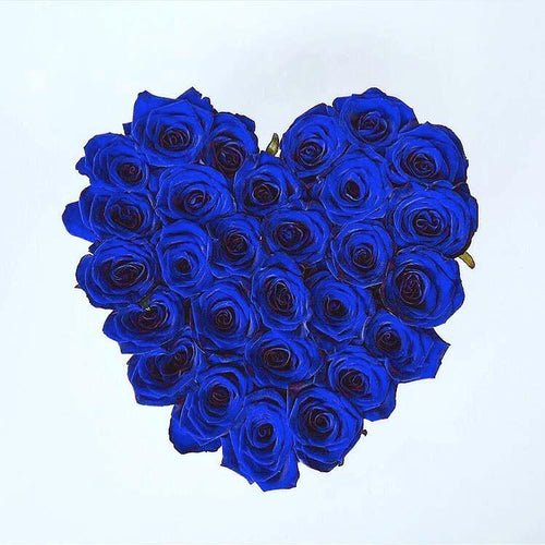 White Heart Box with blue Eternity Roses | The Prestige Roses Spain