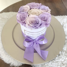 Load image into Gallery viewer, White Mini Box with purple Eternity Roses | The Prestige Roses Spain