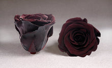Load image into Gallery viewer, Black Heart Box with red  Eternity Roses | The Prestige Roses Spain